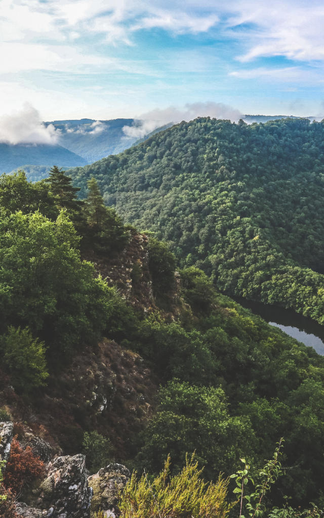 Vue sur la Luzège au Belvédère de l'Echamel