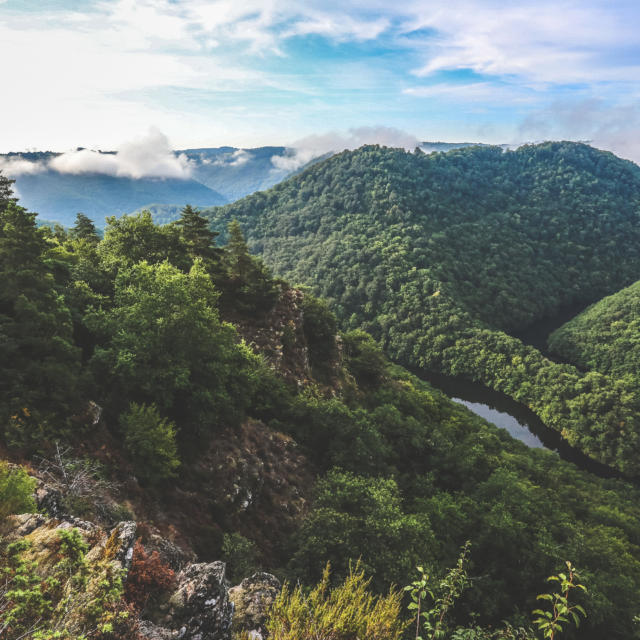 Vue sur la Luzège au Belvédère de l'Echamel