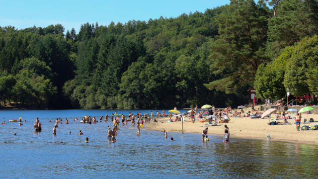 Baignade au lac de Marcillac-la-Croisille