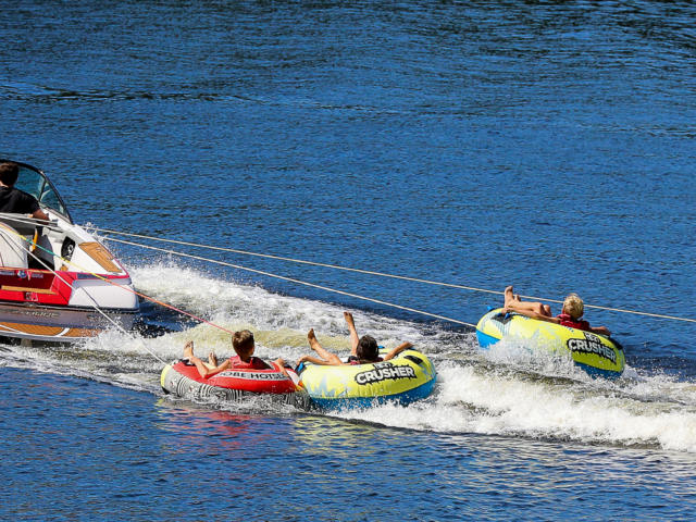 Sport de plein air sur le lac de Marcillac-la-Croisille