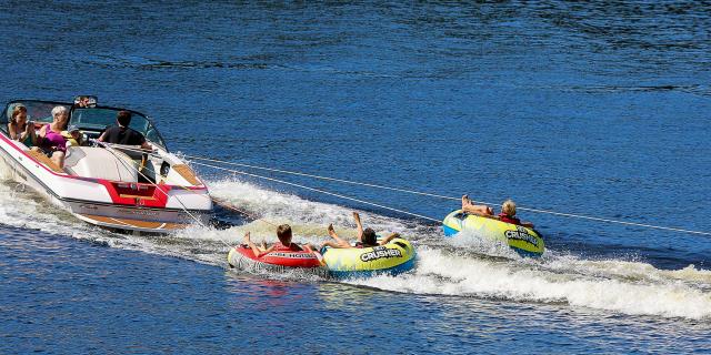 Sport de plein air sur le lac de Marcillac-la-Croisille