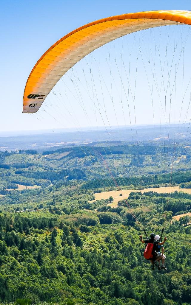 Parapente aux Monedieres