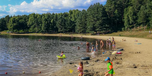 Plage au lac du Deiro - Egletons