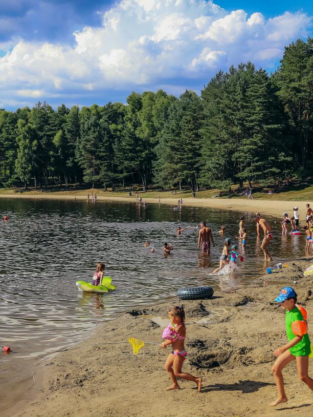 Plage au lac du Deiro - Egletons