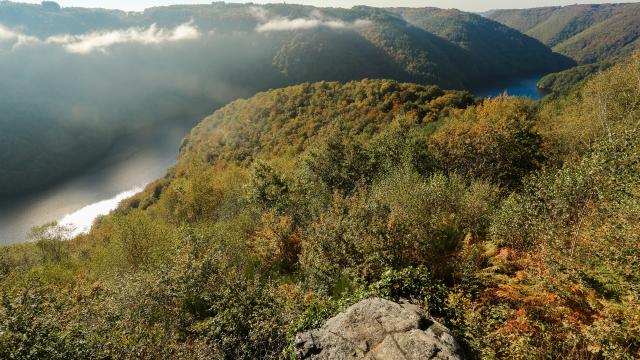 Le roc du Busatier - vue sur les gorges de la Dordogne - Marcillac-la-Croisille