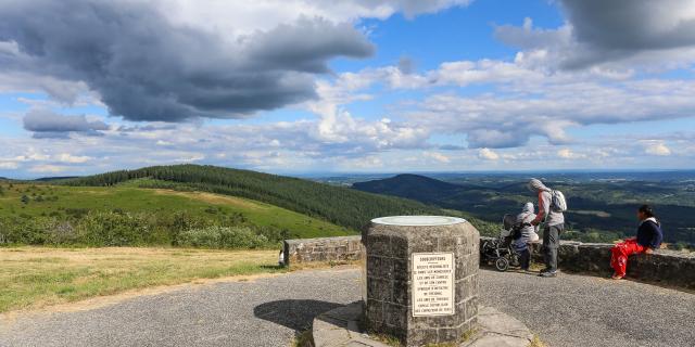 Au Suc au May - vue sur les Monédières - Chaumeil