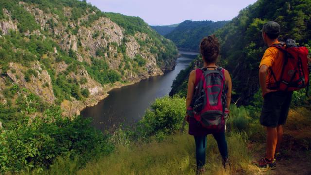 Sur le sentier de la Dordogne de Villages en Barrages