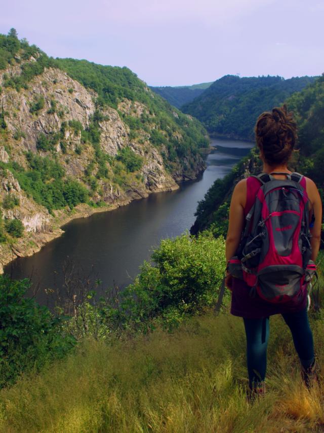 Sur le sentier de la Dordogne de Villages en Barrages