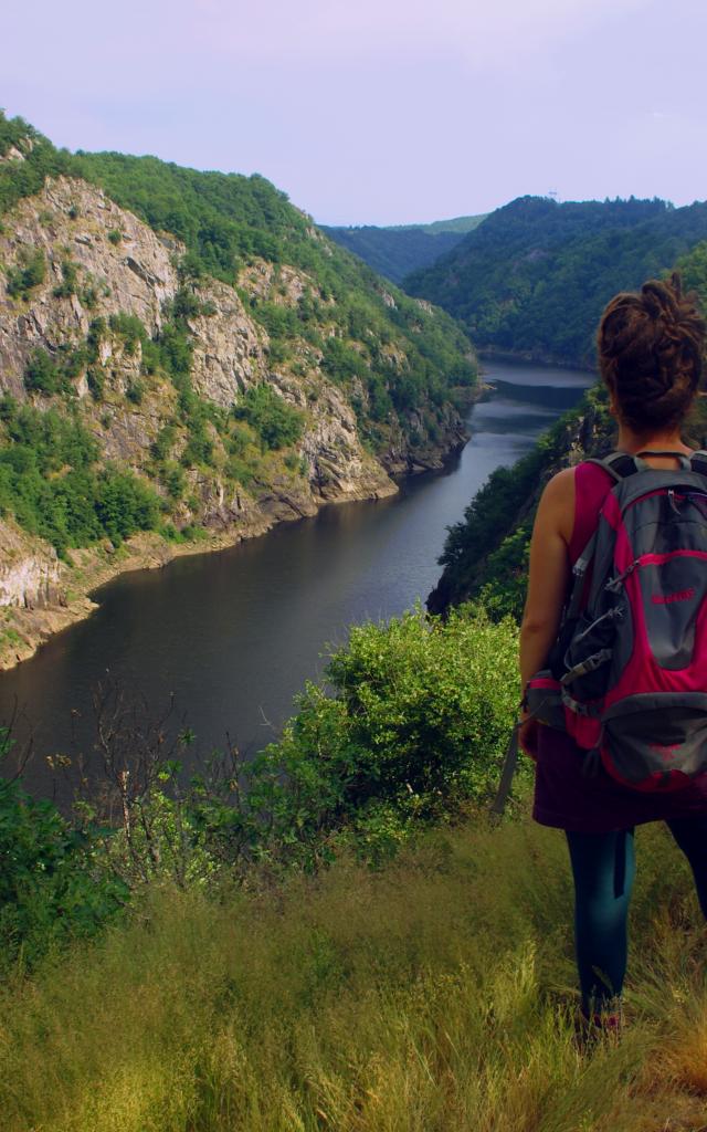 Sur le sentier de la Dordogne de Villages en Barrages