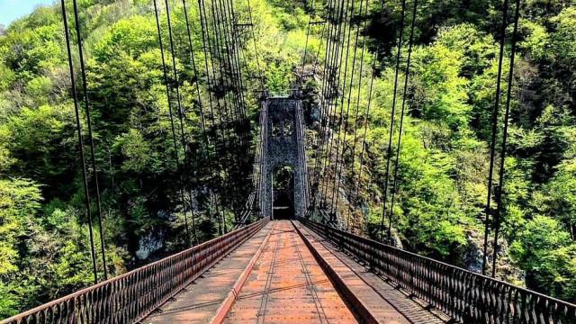 Viaduc Des Rochers Noirs - à proximité de Lapleau