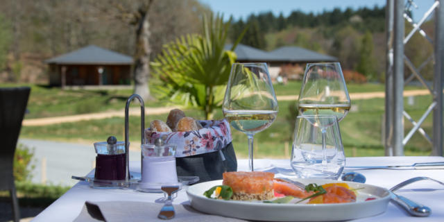 Restaurant - Table des Monedieres