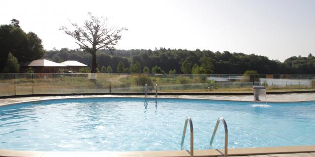 Piscine au Domaine des Monédières