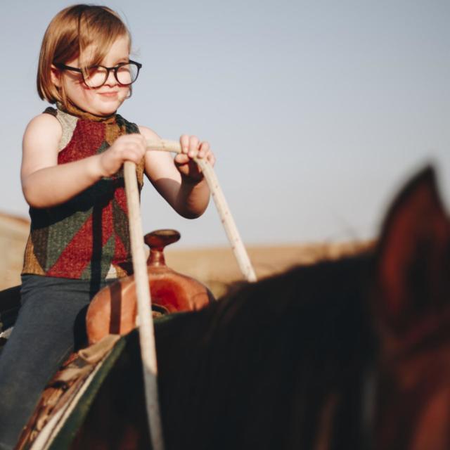 Enfant sur un cheval