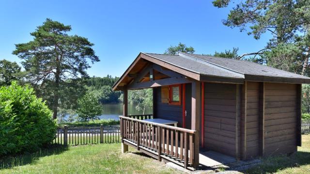 Chalet au bord du lac de la Valette de Marcillac-la-Croisille