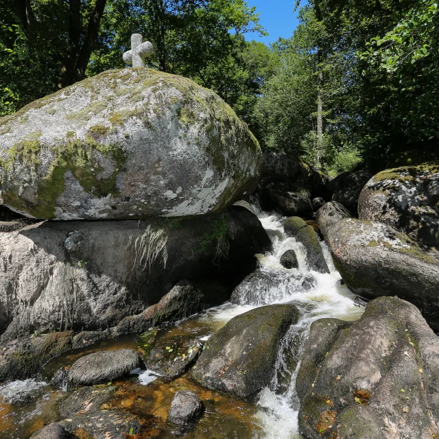 Cascades Du Doustre Ot Vem D.agnoux